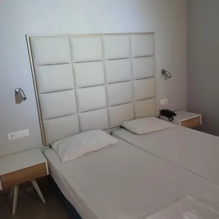 Platon Hotel 3*